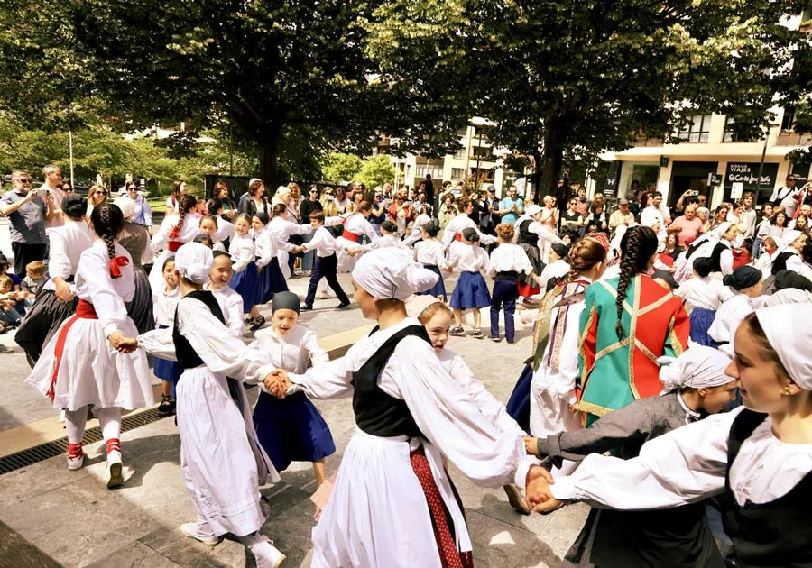 Euskal dantza - Traditions basques